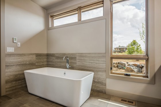 Interior - Master Bathroom 1 for Traditional House Plan #892-25 - 3 bed, 3.5 bath