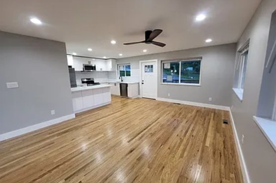 Interior - Family Room for Bungalow House Plan #123-124 - 3 bed, 2 bath