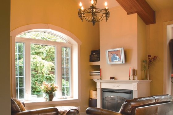 Interior - Family Room for Country House Plan #23-2164 - 2 bed, 1.5 bath