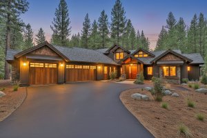 Dream House Plan - Craftsman Exterior - Front Elevation Plan #892-29