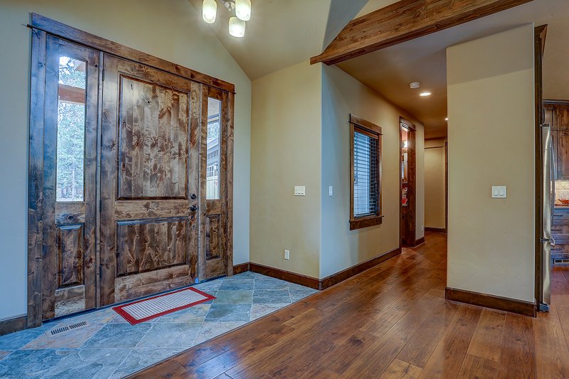 Dream House Plan - Interior - Entry for Craftsman House Plan #892-29 - 3 bed, 3.5 bath