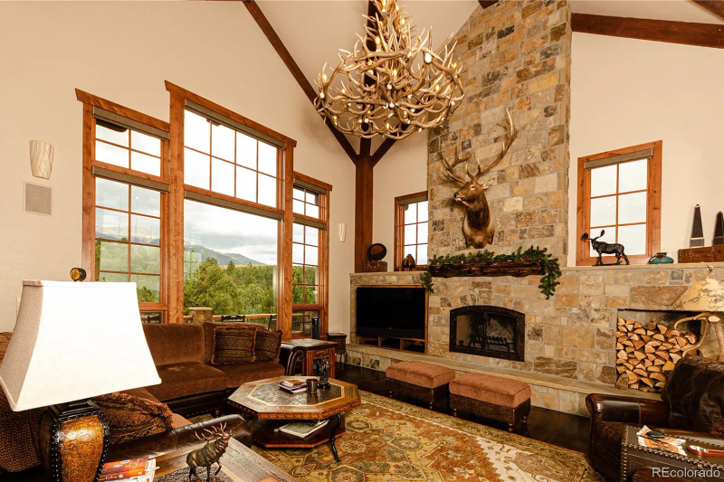 House Blueprint - Photo 23 for Traditional House Plan #942-65 - 3 bed, 2.5 bath