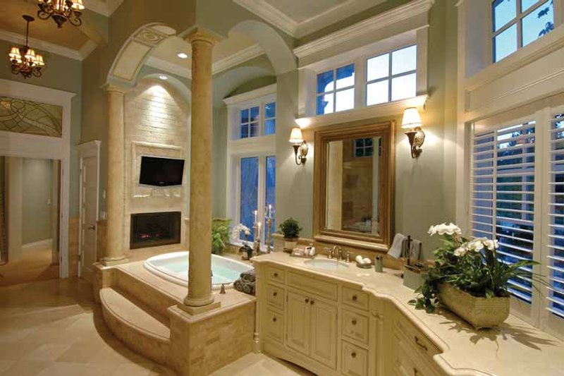 Dream House Plan - Interior - Master Bathroom for Craftsman House Plan #132-353 - 4 bed, 5 bath