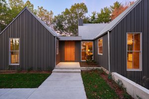 Photo 5 for Farmhouse House Plan #901-150 - 4 bed, 3.5 bath