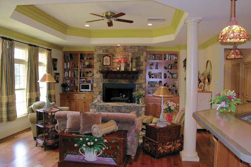 Home Plan - Interior - Family Room 1 for Ranch House Plan #314-202 - 3 bed, 3 bath
