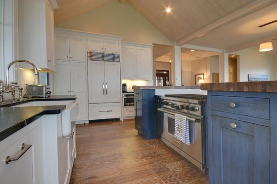 Interior - Kitchen for Craftsman House Plan #928-252 - 6 bed, 4.5 bath