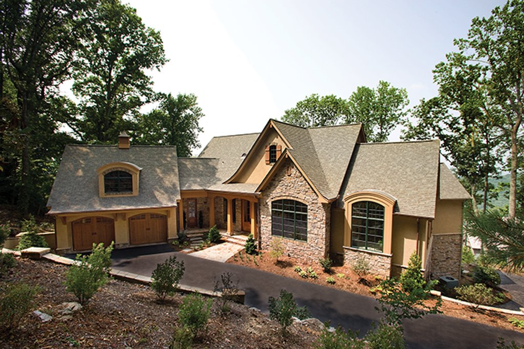 European Style House Plan 4 Beds 4 5 Baths 4547 Sq Ft European Style House Plan 4 Beds 4 5 Baths 4547 Sq Ft