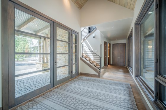 Interior - Entry for Contemporary House Plan #892-43 - 4 bed, 4.5 bath