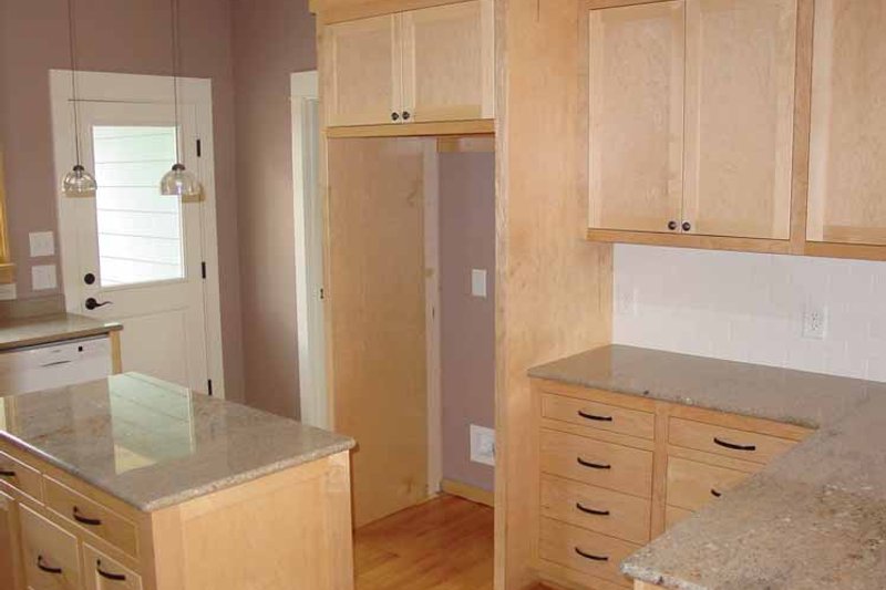 Home Plan - Interior - Kitchen 1 for Ranch House Plan #939-6 - 3 bed, 2.5 bath