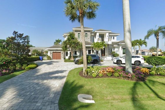 Exterior - Front Elevation for Modern House Plan #548-48 - 4 bed, 4.5 bath