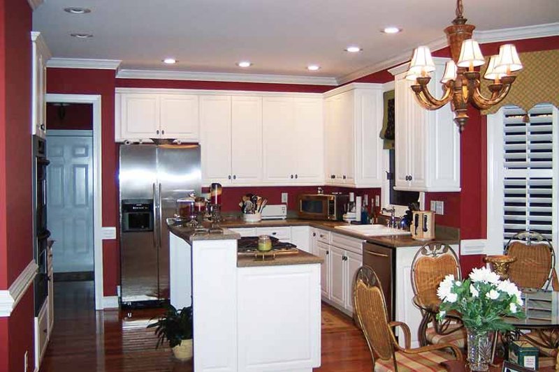 Dream House Plan - Interior - Kitchen for Colonial House Plan #429-64 - 4 bed, 3.5 bath