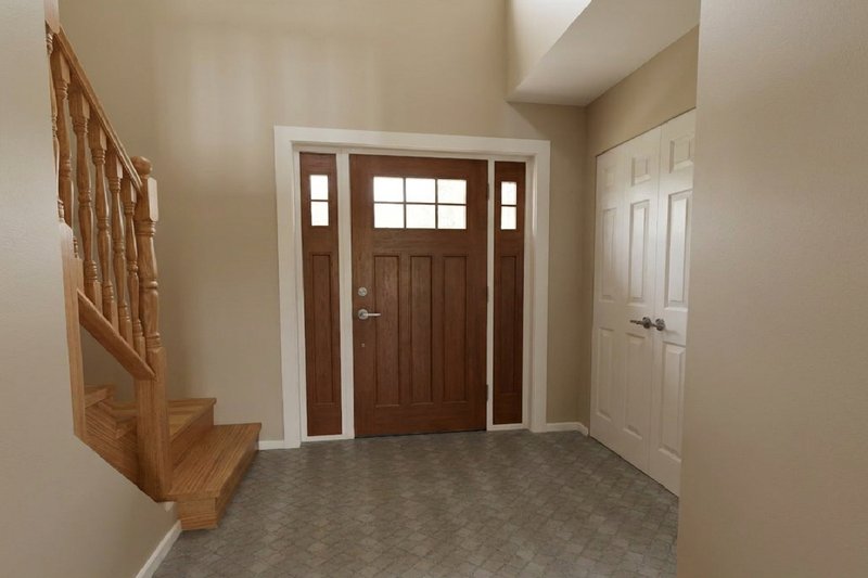 House Blueprint - Interior - Entry for Colonial House Plan #126-118 - 3 bed, 2.5 bath