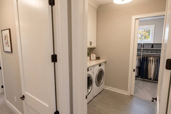 Interior - Laundry 1 for Farmhouse House Plan #51-1549 - 4 bed, 3.5 bath