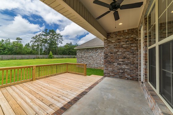 Exterior - Covered Porch for Ranch House Plan #430-182 - 4 bed, 2 bath