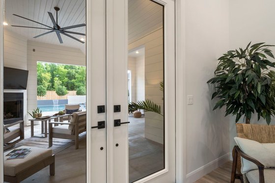 Interior - Master Bedroom for Traditional House Plan #1098-8 - 4 bed, 4.5 bath