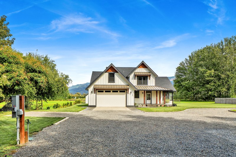 Dream House Plan - Exterior - Front Elevation 5 for Farmhouse House Plan #1070-16 - 3 bed, 2.5 bath