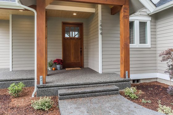 Exterior - Covered Porch for Craftsman House Plan #1070-29 - 4 bed, 2.5 bath