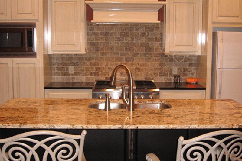 Home Plan - Interior - Kitchen for Southern House Plan #430-49 - 4 bed, 2.5 bath