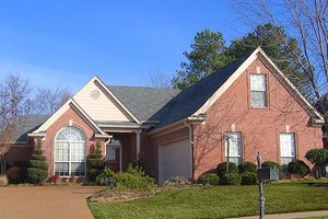 European Exterior - Front Elevation Plan #81-13821