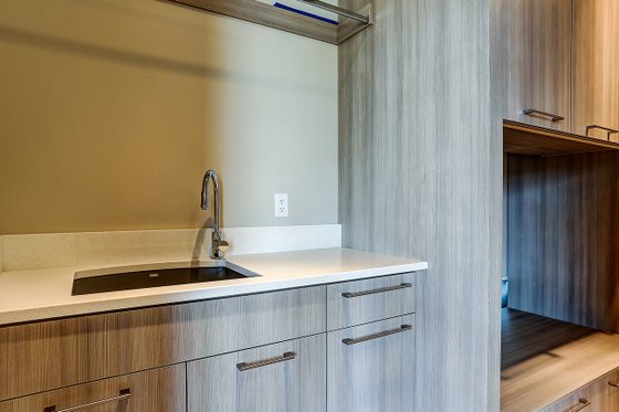 Interior - Laundry for Contemporary House Plan #892-24 - 3 bed, 3.5 bath