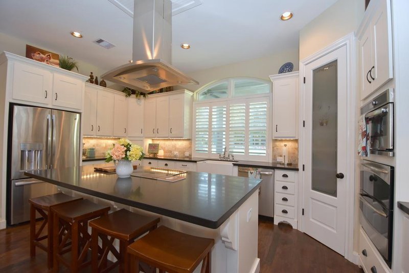Architectural House Design - Interior - Kitchen 1 for Craftsman House Plan #119-367 - 3 bed, 3.5 bath