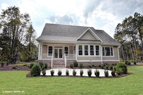 Exterior - Rear Elevation for Ranch House Plan #929-1013 - 3 bed, 2 bath