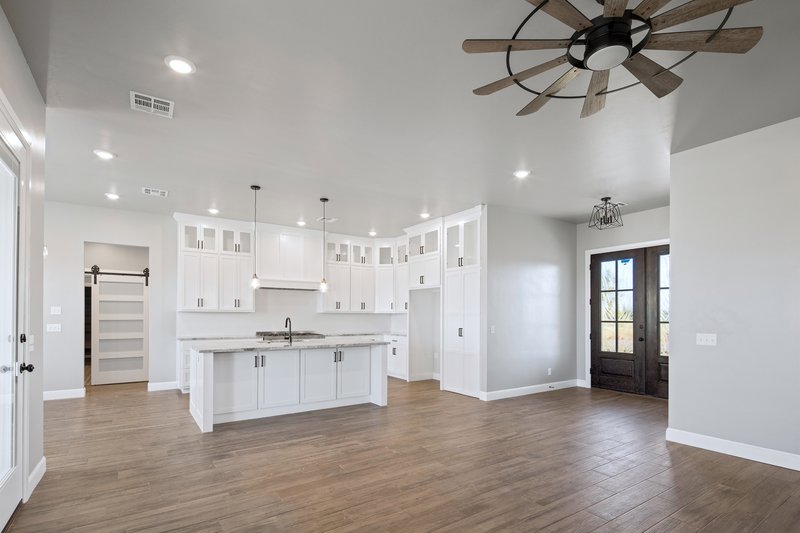 Home Plan - Interior - Family Room for Farmhouse House Plan #430-184 - 4 bed, 2.5 bath