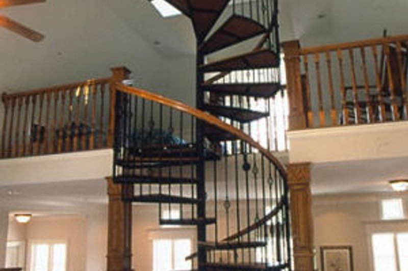 Architectural House Design - Photo 3 for European House Plan #20-1117 - 4 bed, 3.5 bath