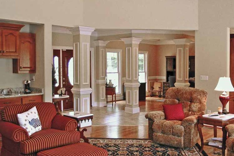 Home Plan - Interior - Kitchen 1 for Ranch House Plan #314-222 - 3 bed, 2.5 bath