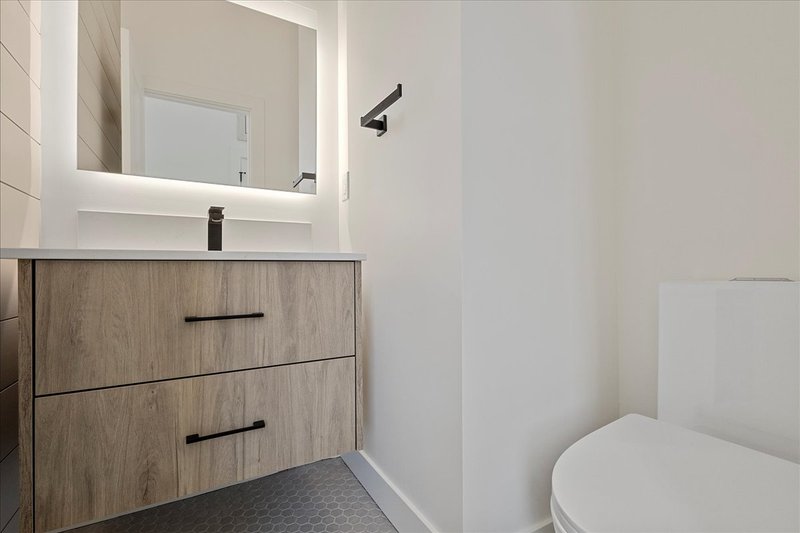 House Blueprint - Interior - Bathroom 1 for Contemporary House Plan #1070-237 - 2 bed, 2.5 bath