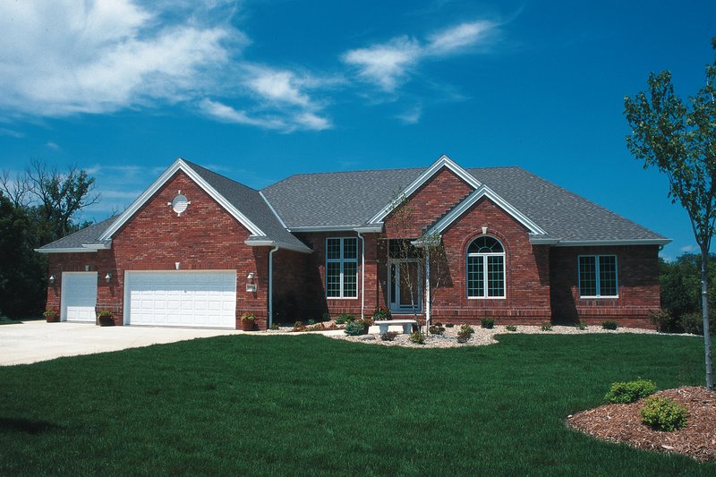 Dream House Plan - Traditional Exterior - Front Elevation Plan #20-2419