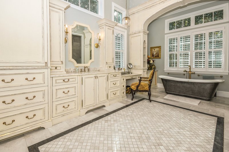 House Blueprint - Interior - Master Bathroom 1 for Colonial House Plan #1058-222 - 4 bed, 5.5 bath
