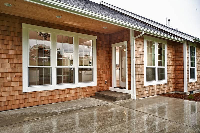 Home Plan - Rear View - 2000 square foot Craftsman home