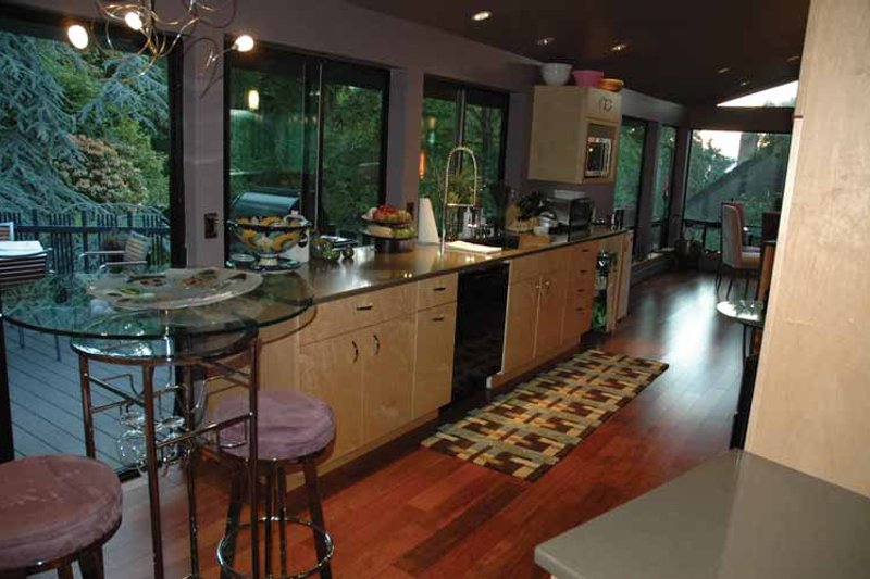 Home Plan - Interior - Kitchen for Traditional House Plan #569-26 - 3 bed, 3.5 bath