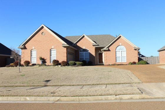 2100 square foot traditional home