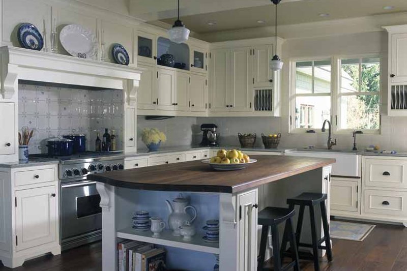 Dream House Plan - Interior - Kitchen 2 for Craftsman House Plan #928-19 - 4 bed, 3.5 bath