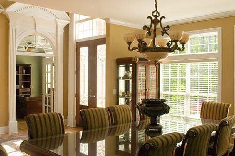 Dream House Plan - Photo 12 for European House Plan #119-129 - 4 bed, 3.5 bath