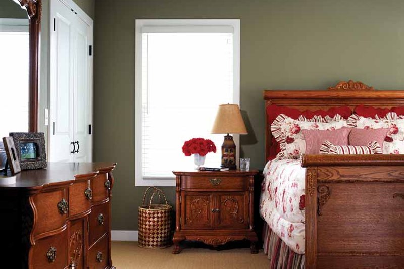 Home Plan - Interior - Master Bedroom for Country House Plan #928-49 - 4 bed, 2.5 bath