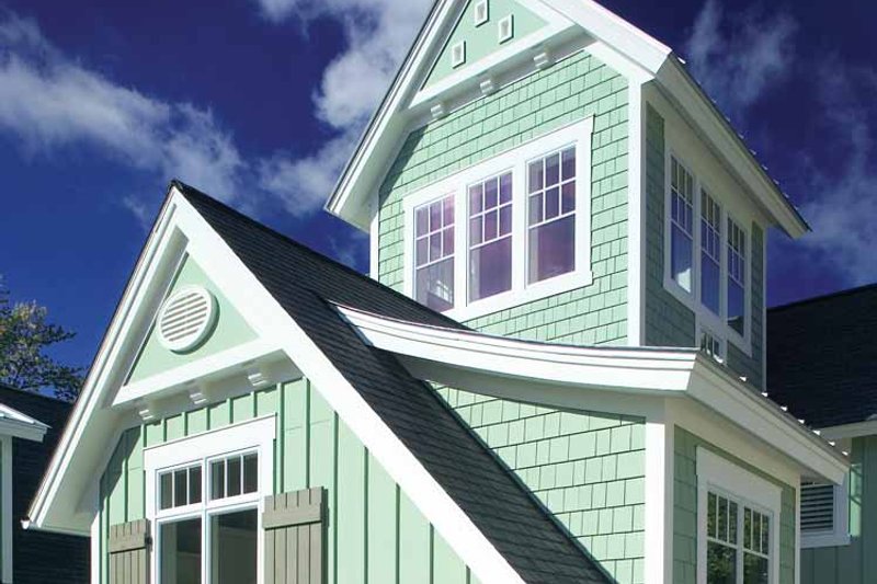 Home Plan - Exterior - Front Elevation for Traditional House Plan #928-23 - 5 bed, 4.5 bath