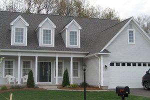 Colonial Exterior - Front Elevation Plan #1053-43