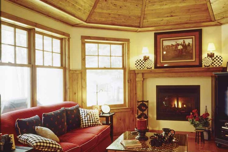 Dream House Plan - Interior - Family Room for Country House Plan #320-993 - 3 bed, 4.5 bath