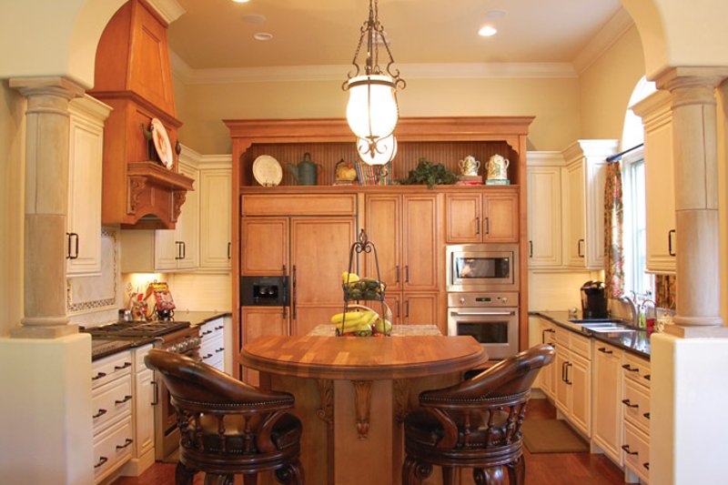 House Plan Design - Interior - Kitchen for Mediterranean House Plan #1058-14 - 3 bed, 4.5 bath