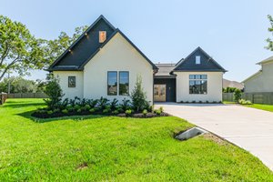 Farmhouse Exterior - Front Elevation Plan #935-21