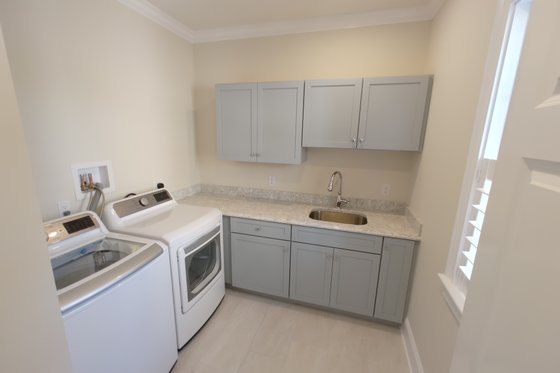 Interior - Laundry for Southern House Plan #20-254 - 4 bed, 3.5 bath