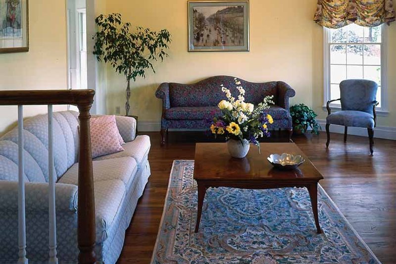 Home Plan - Interior - Family Room for Victorian House Plan #314-188 - 4 bed, 3 bath