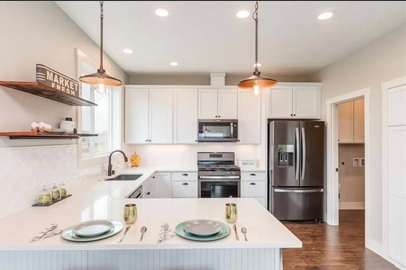 Dream House Plan - Interior - Kitchen 1 for Craftsman House Plan #1070-17 - 3 bed, 2.5 bath