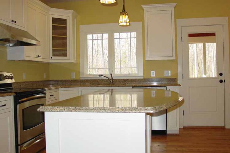 Home Plan - Interior - Kitchen 1 for Traditional House Plan #939-3 - 4 bed, 2.5 bath