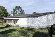 Modern Style House Plan - 3 Beds 2 Baths 2113 Sq/Ft Plan #455-495 