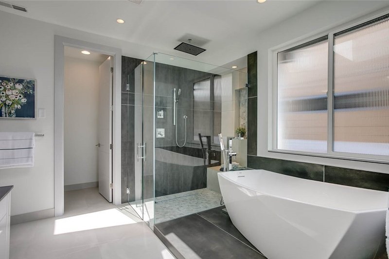 Home Plan - Interior - Master Bathroom for Modern House Plan #1066-10 - 4 bed, 3 bath