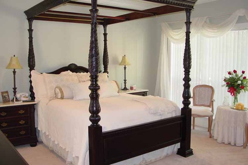 Home Plan - Interior - Master Bedroom for Country House Plan #44-202 - 4 bed, 3.5 bath